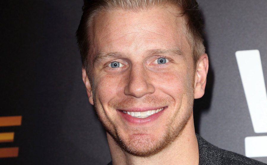 A portrait of Sean Lowe.