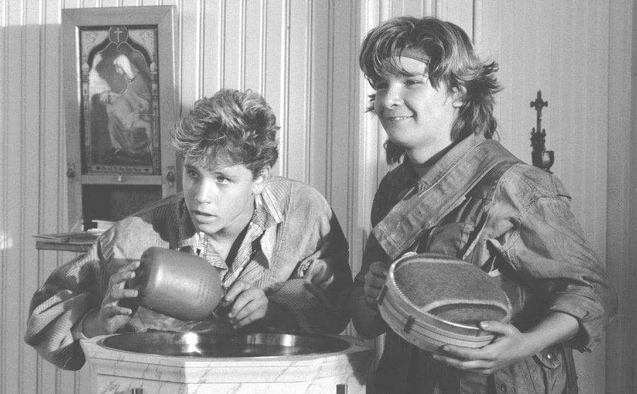 A still of Haim and Feldman in a scene from The Lost Boys.