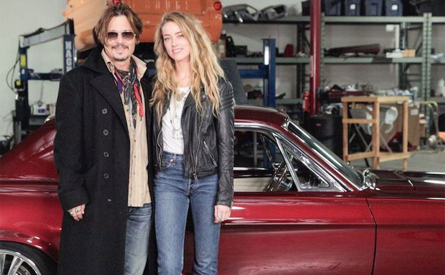 A photo of Johnny Depp and Amber Heard during an episode.