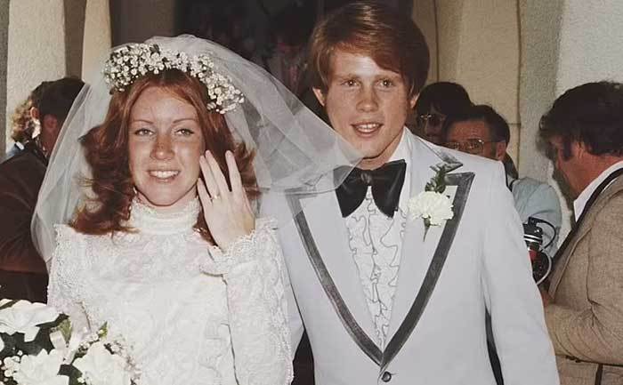 Ron Howard marries Cheryl Alley.
