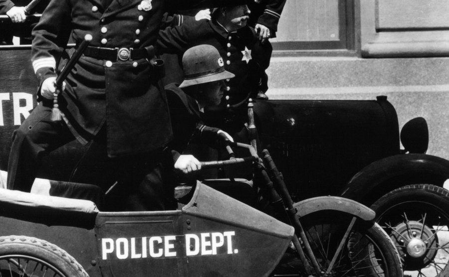 A dated photo of police officers.