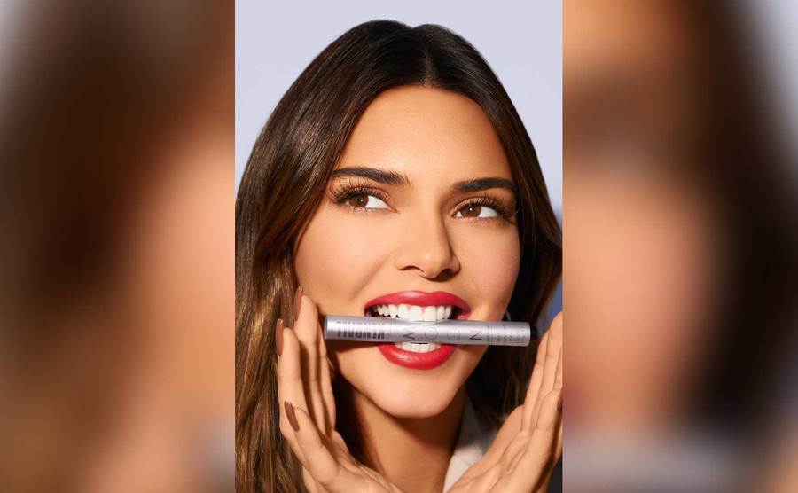 Kendall shows off her Teeth Whitening Pen.