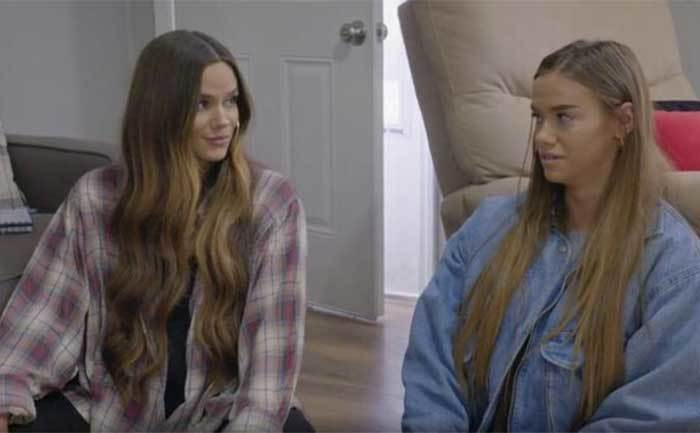 Baylee and Brooke talk to each other in an episode of Extreme Sister.
