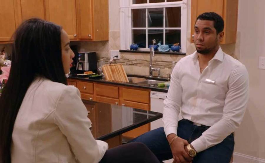 Chantel Everett and Pedro Jimeno have a conversation.