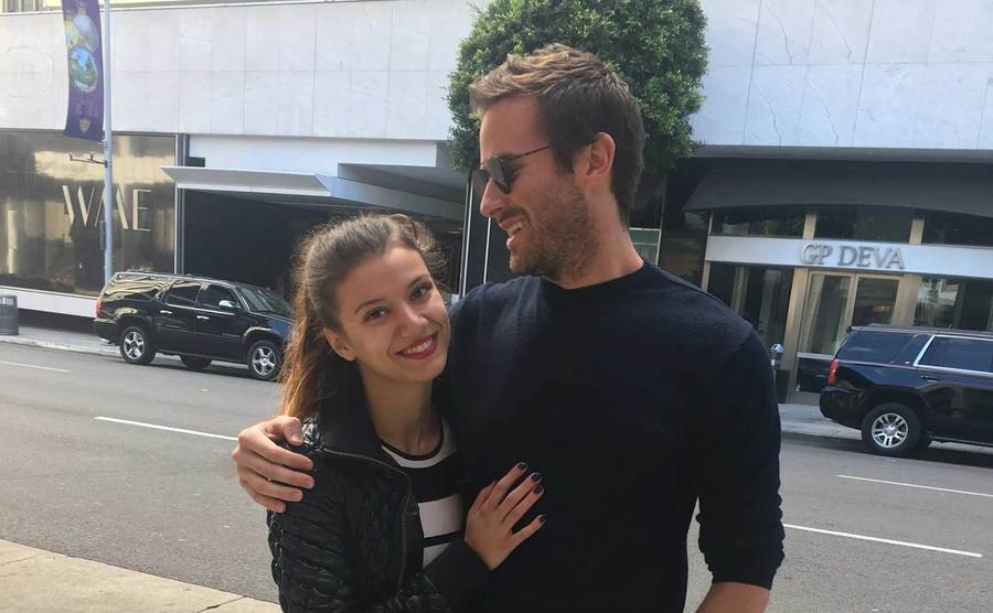 Armie poses with Effie for a photo.