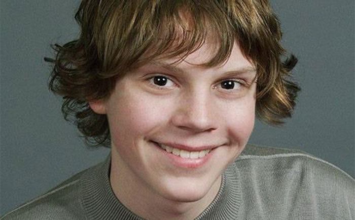 A portrait of a young Evan Peters.