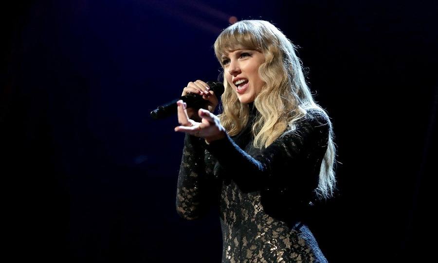 Taylor Swift performs onstage